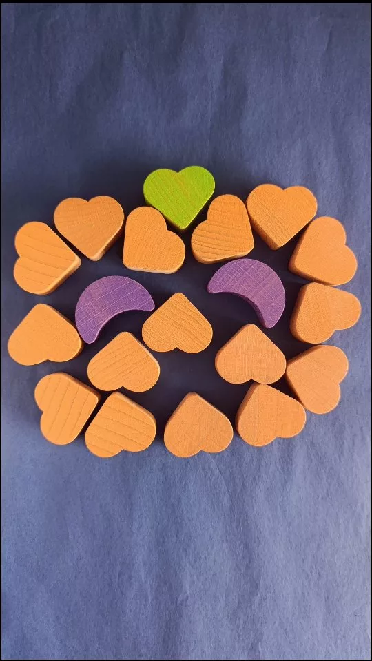 Boo! 🎃 Let's play with loose parts 🎃

#ocamora #looseparts #openendedplay #piezassueltas #boo #halloween